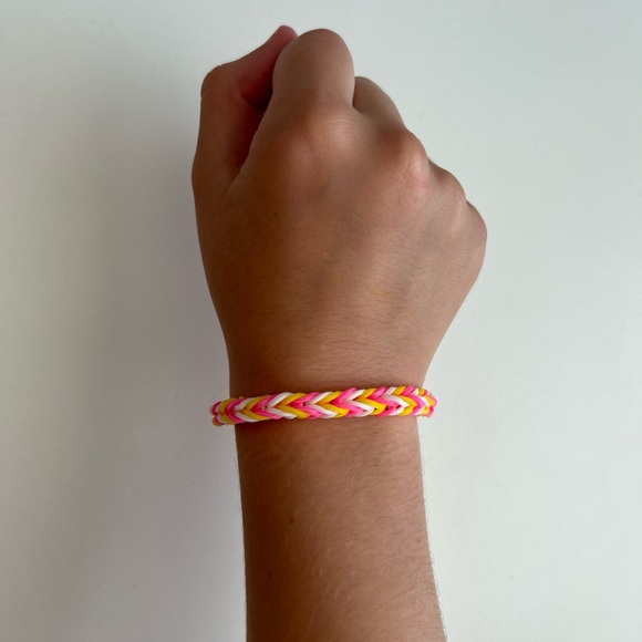 Fishtail Loom Bracelet - Picture 2 of 3